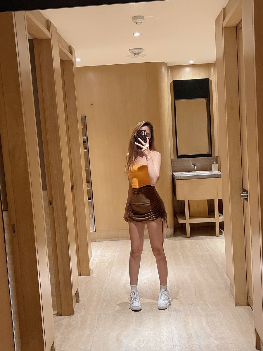 Stephan25836902's tweet photo. Weekend is Coming! 🥰🥰🥰i hope you all have a great weekdays! Push harder than yesterday if you want a different tomorrow! 💪💪💪
#haveagoodday 
#GoodVibesOnly 
#mirrorshot
#OOTD 
#weekends
#fighting https://t.co/Zs81sA7Qbf