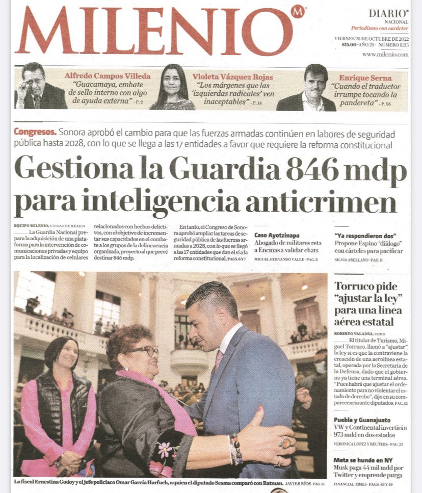 La foto de portada de @Milenio de hoy me gustó. Tenemos un gran equipo en seguridad y justicia. ErnestinaGodoy_ fiscal @OHarfuch secretario de @SSC_CDMX y @LuzElena_GE administración y finanzas. Por supuesto todo el equipo del gobierno de la ciudad del cual me siento orgullosa