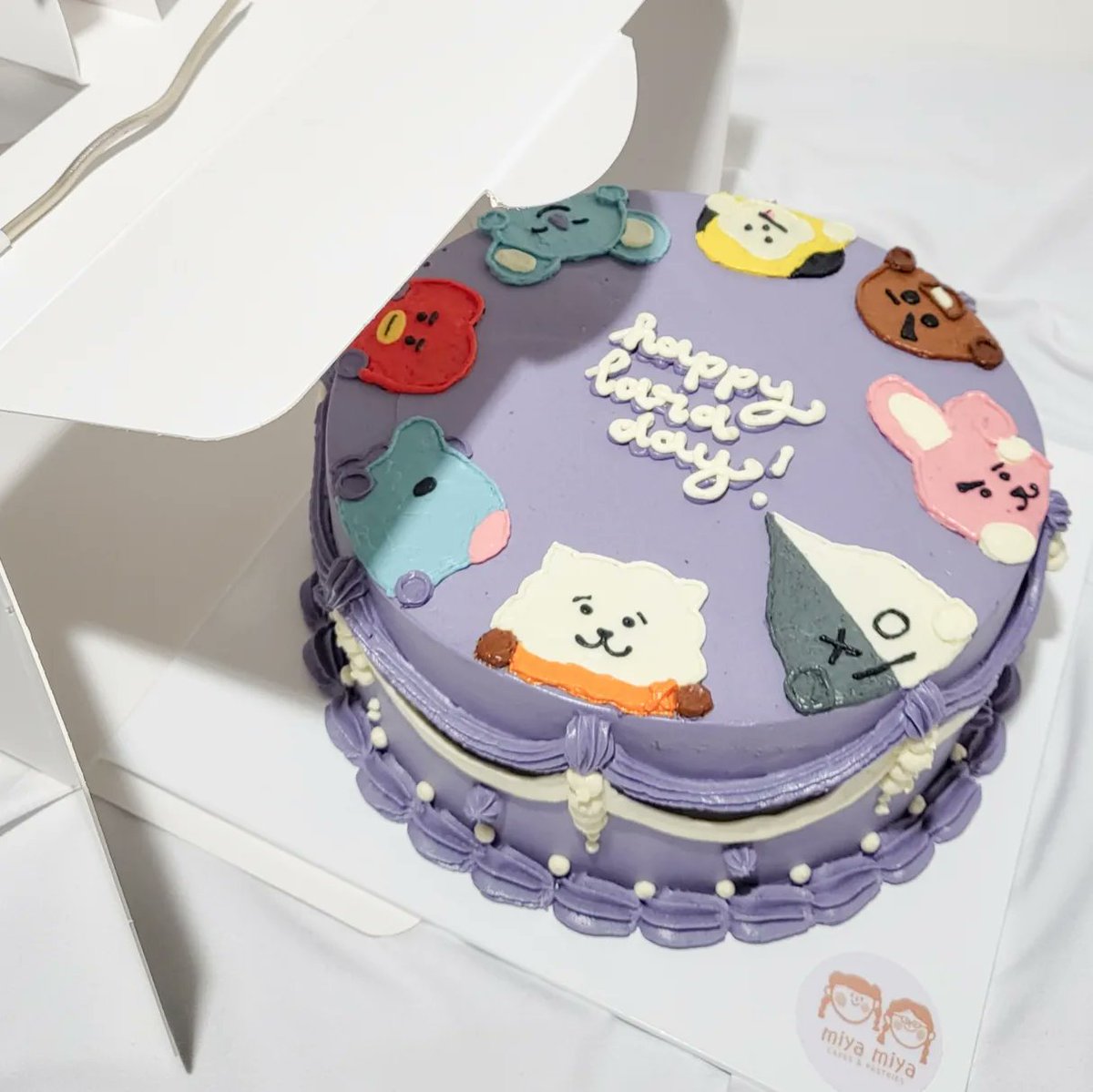 miyamiya_mnl's tweet photo. In the mood to be cute and classy. π
β¨
Who's your favorite character? Let us know in the comment section. πππ»
8x3" - BT21-inspired Mocha Chiffon Cake
Click the link on our bio for more cake designs. For orders, hit us up! π²
#MiyaMiya #AlwaysSweeterTogether #BTS #BT21 https://t.co/ySx7myluo8