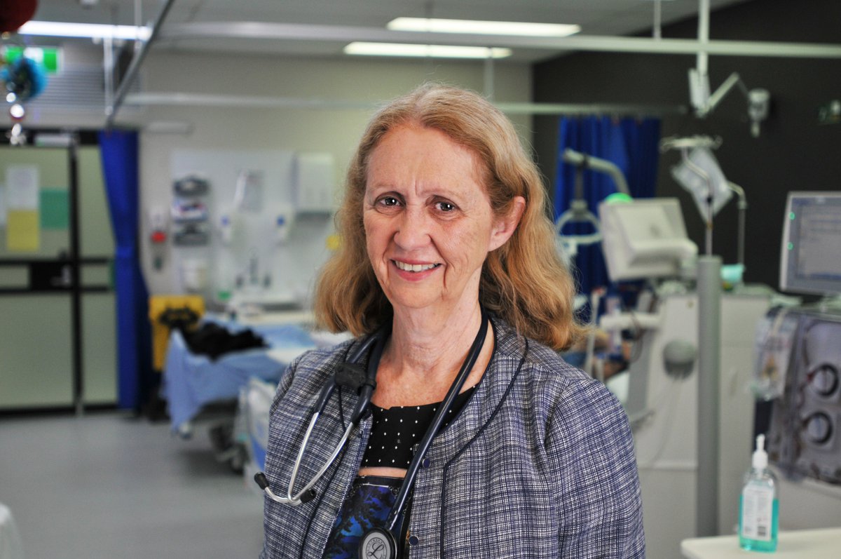 Nephrologist, Prof Carmel Hawley has been awarded the @ANZSN TJ Neale Award for her contributions to Nephrological Science for more than 12 years. Her passion for #kidneydisease #research includes decades of #clinicaltrials and inspirational mentoring. Congratulations! 👏🏽