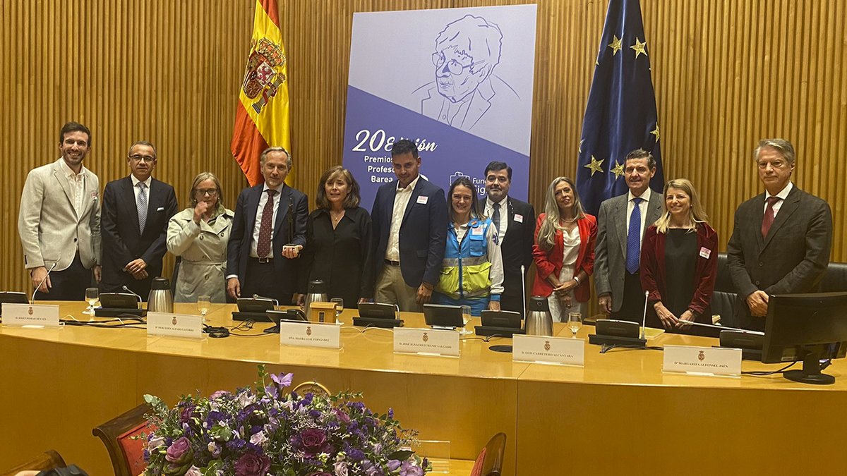 fundacion_fic's tweet photo. #CardioRed1, ganadora de los #PremiosProfesorBarea por mejorar la atención sanitaria gracias a la innovación en la organización y gestión de los equipos de trabajo. Merecidísimo reconocimiento. ¡Enhorabuena a toda la @CardioRed1! 👏👏👏

https://t.co/HPNrGJ2d2V https://t.co/Sha7QNBxpP