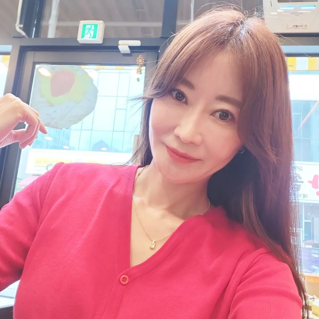 ct_reyes24's tweet photo. 하트 누르고 댓글에 내 직업 맞추면 
만나줄게 
#섹트 #유부녀 #아줌마 #일탈 #하트 https://t.co/HtCB4YvlJ5