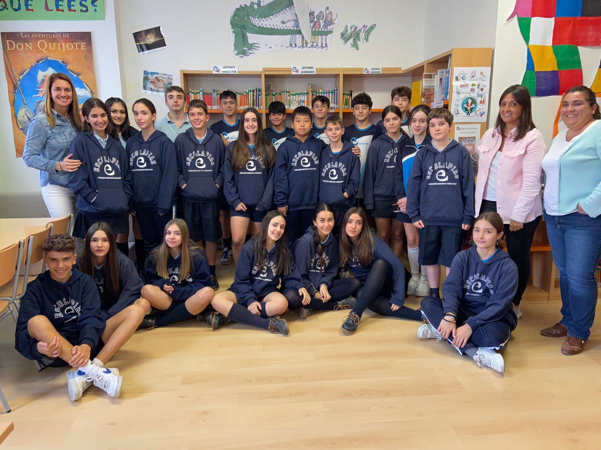 sotilloescolapi's tweet photo. Arranca con fuerza el comité ambiental del curso 22-23. Con las pilas sostenibles🔋 recargadas a tope y un montón de buenas ideas. En nuestra 1ª reunión hemos hablado de las normas para usar el jardín.
#AtréveteACaminar👟
#EscolapiasSotillo
#Logroño
#sostenibilidad https://t.co/tdCxx5TvlQ