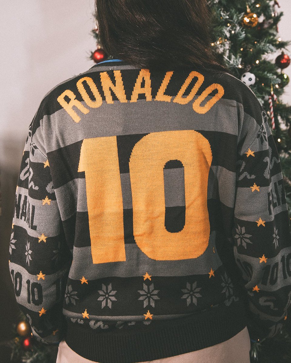 The_Kitsman's tweet image. 𝐆𝐢𝐯𝐞𝐚𝐰𝐚𝐲.

We're teaming up with Classic Football Shirts to give away three different special edition festive jumpers. First up is Inter Milan. To Enter;

1. Follow @classicshirts &amp;amp; @The_Kitsman.
2. Retweet.
3. Comment your size.

🏆 Winner announced 04/11/22.

Good luck!