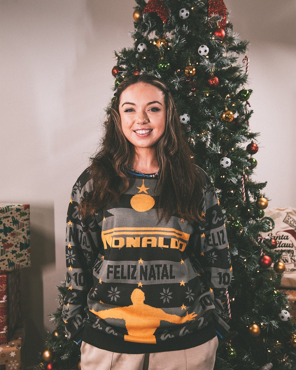 The_Kitsman's tweet image. 𝐆𝐢𝐯𝐞𝐚𝐰𝐚𝐲.

We're teaming up with Classic Football Shirts to give away three different special edition festive jumpers. First up is Inter Milan. To Enter;

1. Follow @classicshirts &amp;amp; @The_Kitsman.
2. Retweet.
3. Comment your size.

🏆 Winner announced 04/11/22.

Good luck!