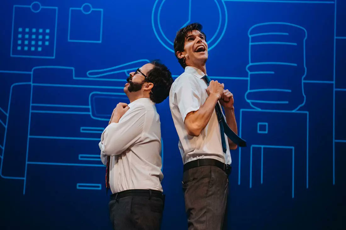 alexmvid's tweet photo. HOY a las 21.30h volvemos con la 7a temporada de Autónomos, el musical (@autonomusical) al @golemsteatre, BCN. Entradas a 14€ en @BarcelonaTeatre https://t.co/pYkWEpYA95 ¿Un RT? https://t.co/nTBdbK33mf