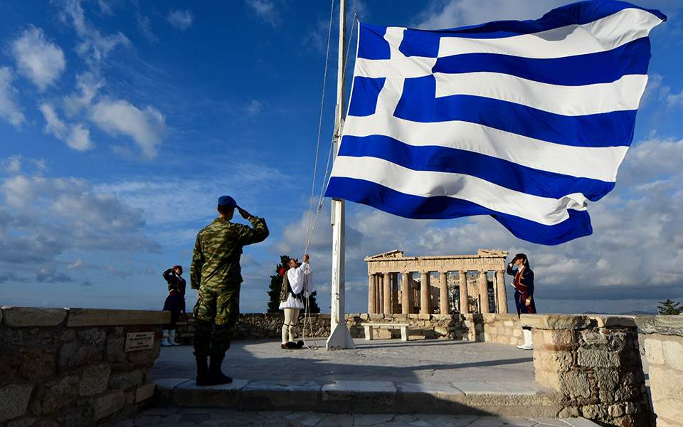 Antonia_Dimou's tweet photo. 82 χρόνια πριν, οι Έλληνες ενωμένοι πολέμησαν τον φασισμό με τα όπλα. Η Ελλάδα σήμερα είναι ισχυρή με εκσυγχρονισμένες Ένοπλες Δυνάμεις, διεθνείς συμμαχίες και πάντα έτοιμη να διαφυλάξει την κυριαρχία &amp; τα κυριαρχικά της δικαιώματα. Ζήτω η 28η Οκτωβρίου! Χρόνια πολλά Ελλάδα! #ΟΧΙ https://t.co/AtgARZGIcw