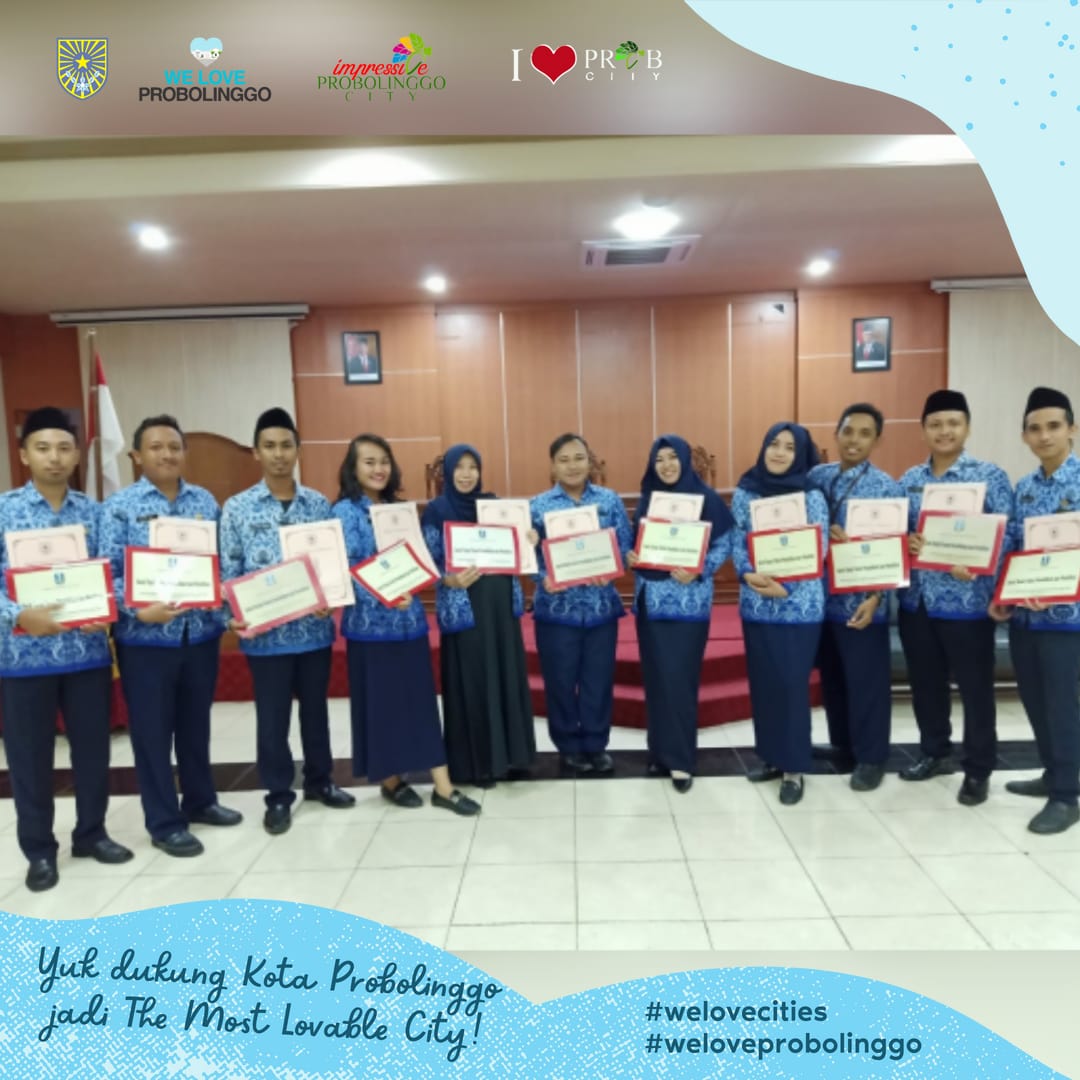 dm_ulfah01's tweet photo. Pada Peringatan Hari Sumpah Pemuda ini, ingat kembali pesan Bung Karno. "Berikan aku 1.000 orang tua, niscaya akan kucabut Semeru dari akarnya. Berikan aku 1 pemuda, niscaya akan kuguncangkan dunia" 

#welovecities
#weloveprobolinggo
#dpuprpkpkotaprobolinggo https://t.co/et1D7tcGzq