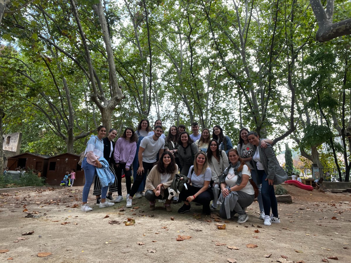 Visita a escoles innovadores
El passat divendres 26 d'octubre, l'alumnat de 4t de Magisteri d'Infantil va realitzar dues visites pedagògiques als centres innovadors de referència;  CEIP La Solana d'Ontinyent i  CEIP Attilio Bruschetti de Xàtiva.
Moltes gràcies, ambdós centres!!!