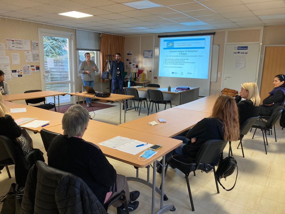 #TousMobilisés #Avecpôleemploi Clermont : 7 demandeurs d'emploi motivés pour se qualifier comme employés de commerce, formés par @InfrepF, en présence Mme Kihal-Flegeau, Sous-préfète  de <a href="/VilleClermont60/">VilleClermont60</a> et ainsi répondre aux besoins de #recrutements des entreprises du territoire