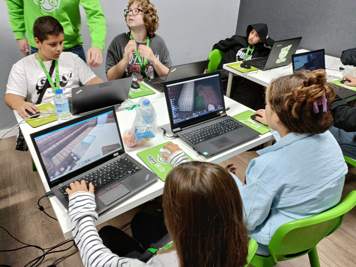 EducacionGobC's tweet photo. ✈ El @CEIPLuisCorti, de Guía (Gran Canaria), se ha estrenado en la movilidad Erasmus con su participación en el proyecto “Digitale Bildung und Erziehung in Grundschulen”, junto a centros educativos de Portugal, Francia y Alemania.

🎯Primer destino: Braga (Portugal) https://t.co/hljlRFWZvo