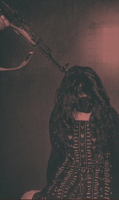 گزشتہ دن شام کے وقت  مغربی مقبوضہ بلوچستان کے علاقے زاھدان دُزاپ میں قابض ایرانی فورسز نے یونیورسٹی کے سامنے ایک بلوچ بیٹی کو جبری طور پر لاپتہ کیا۔یاد رہے پچھلے دو ہفتوں میں درجنوں بلوچ طلبہ اور نوجوانوں کو ایرانی فورسز نے تعلیمی اداروں سے جبری طور پر گرفتار کیا
#SaveBalochWomen