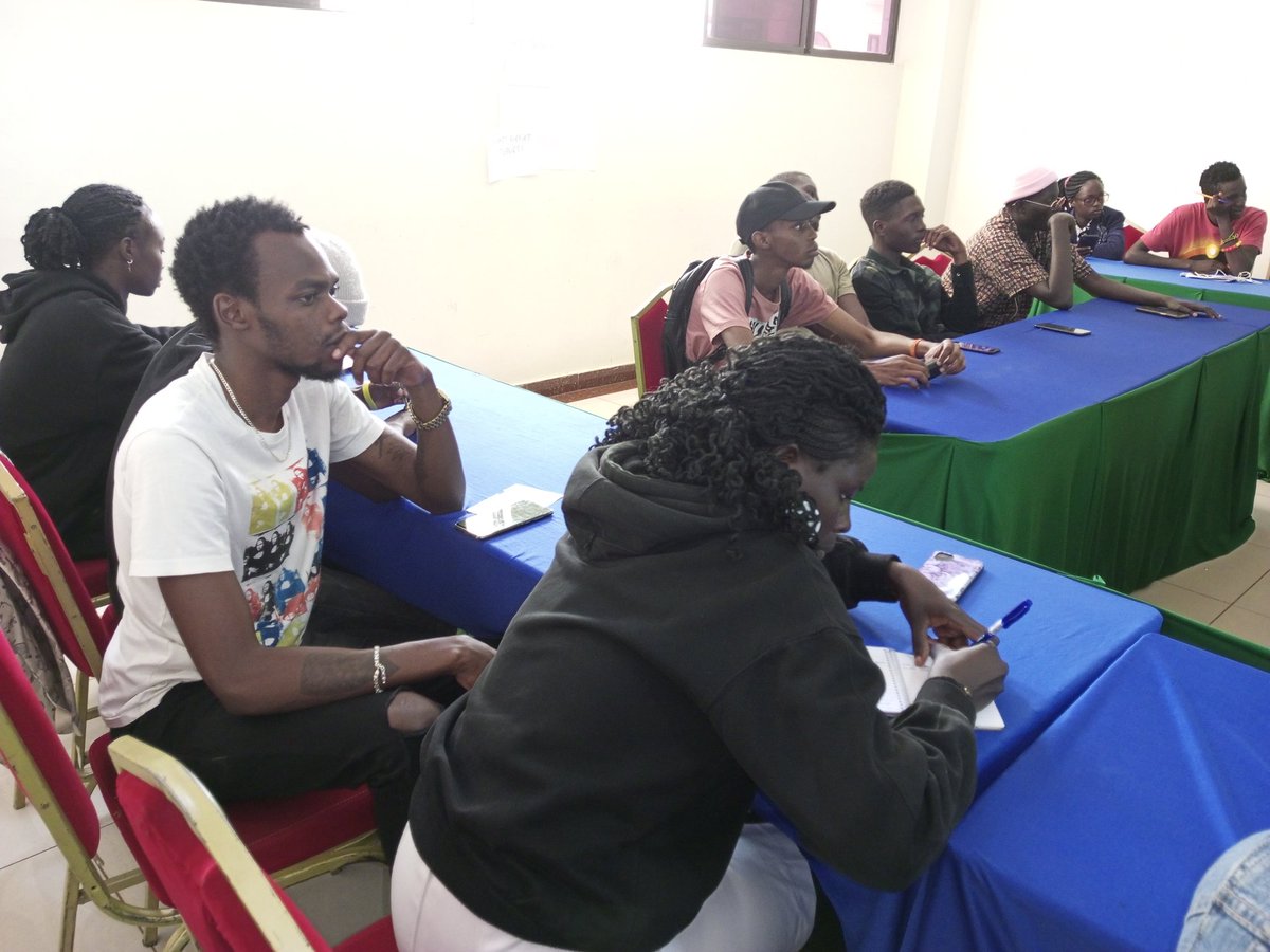 ELDYYOUTHCENTRE's tweet photo. As a Young person, What do know or how are you engaged in Budget making process.
With Support from @Maskani254 Family Health Options Kenya Capacity Strengthening Young people on Budget Making Cycle at FHOK-Eldoret Youth Centre
@FHOKenya with @nahilahabade
@Loch @UGC_TheChampion https://t.co/jZykQ1IyZz