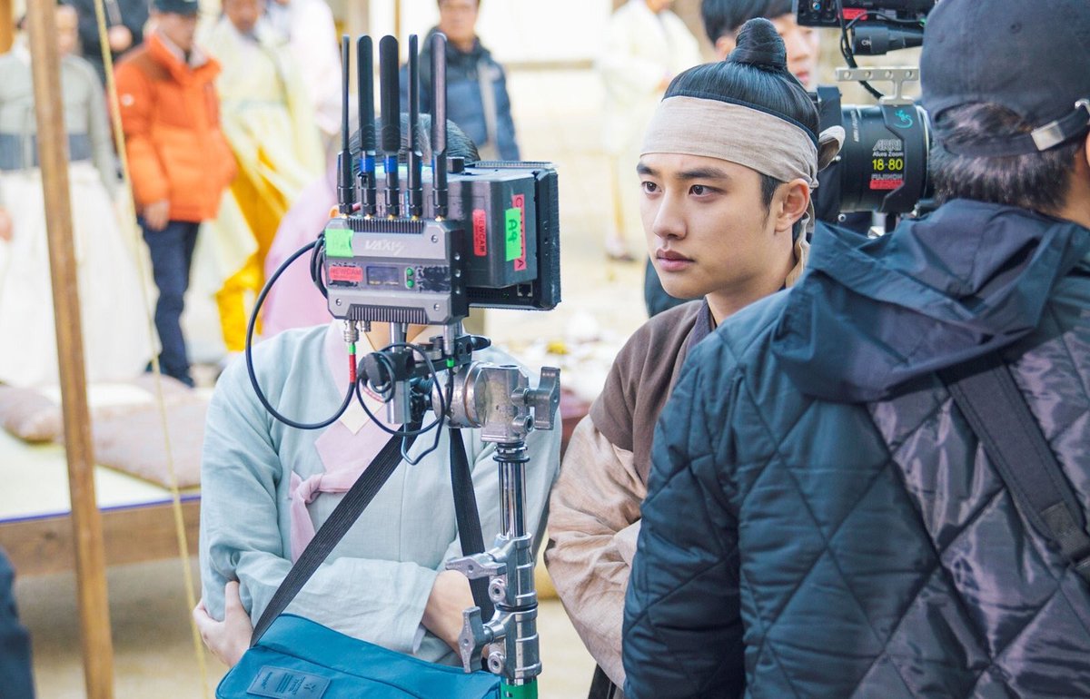 dohfree's tweet image. Man at the job, another working day for Kyungsoo