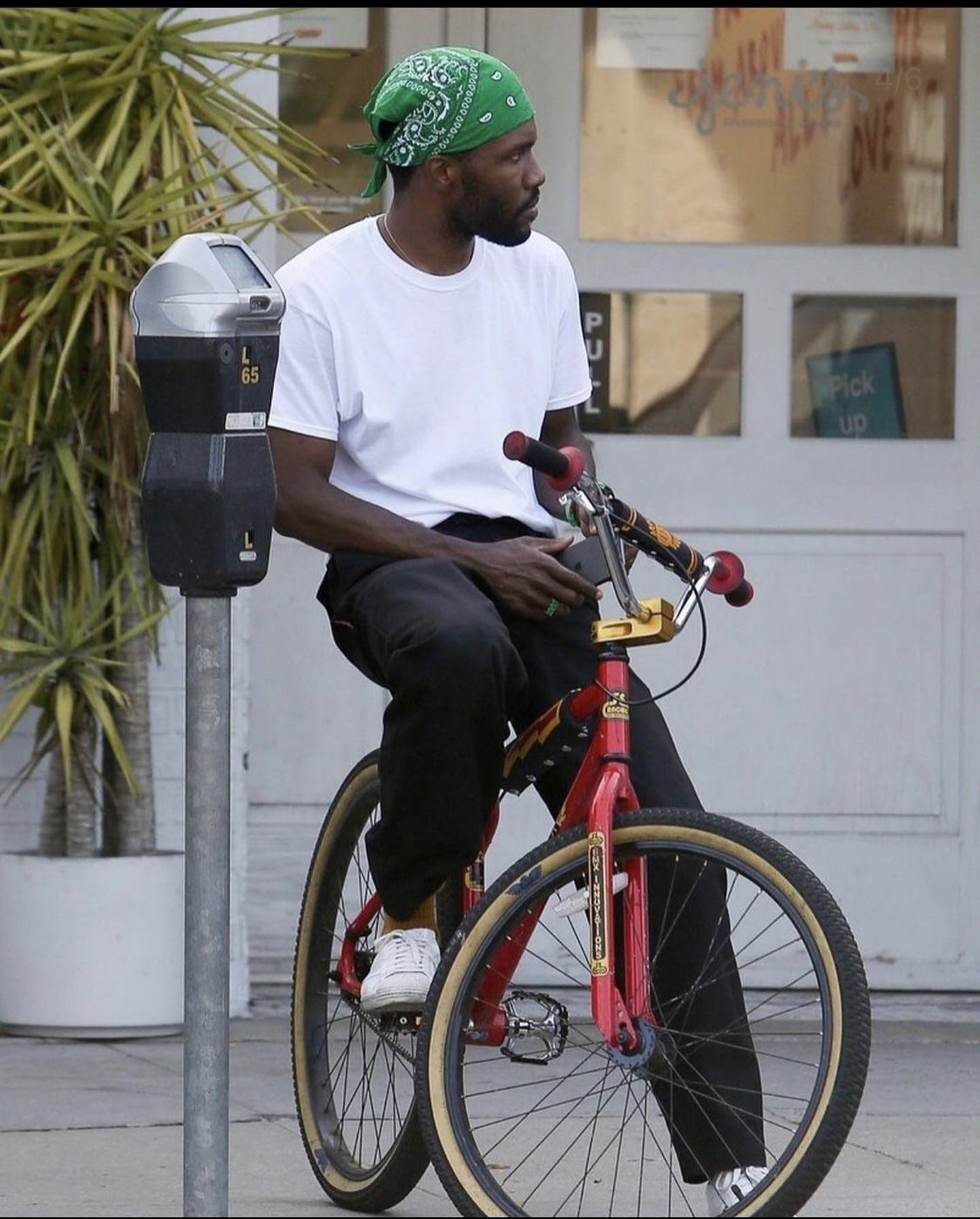 Happy birthday frank ocean, thank you for existing and being you. 