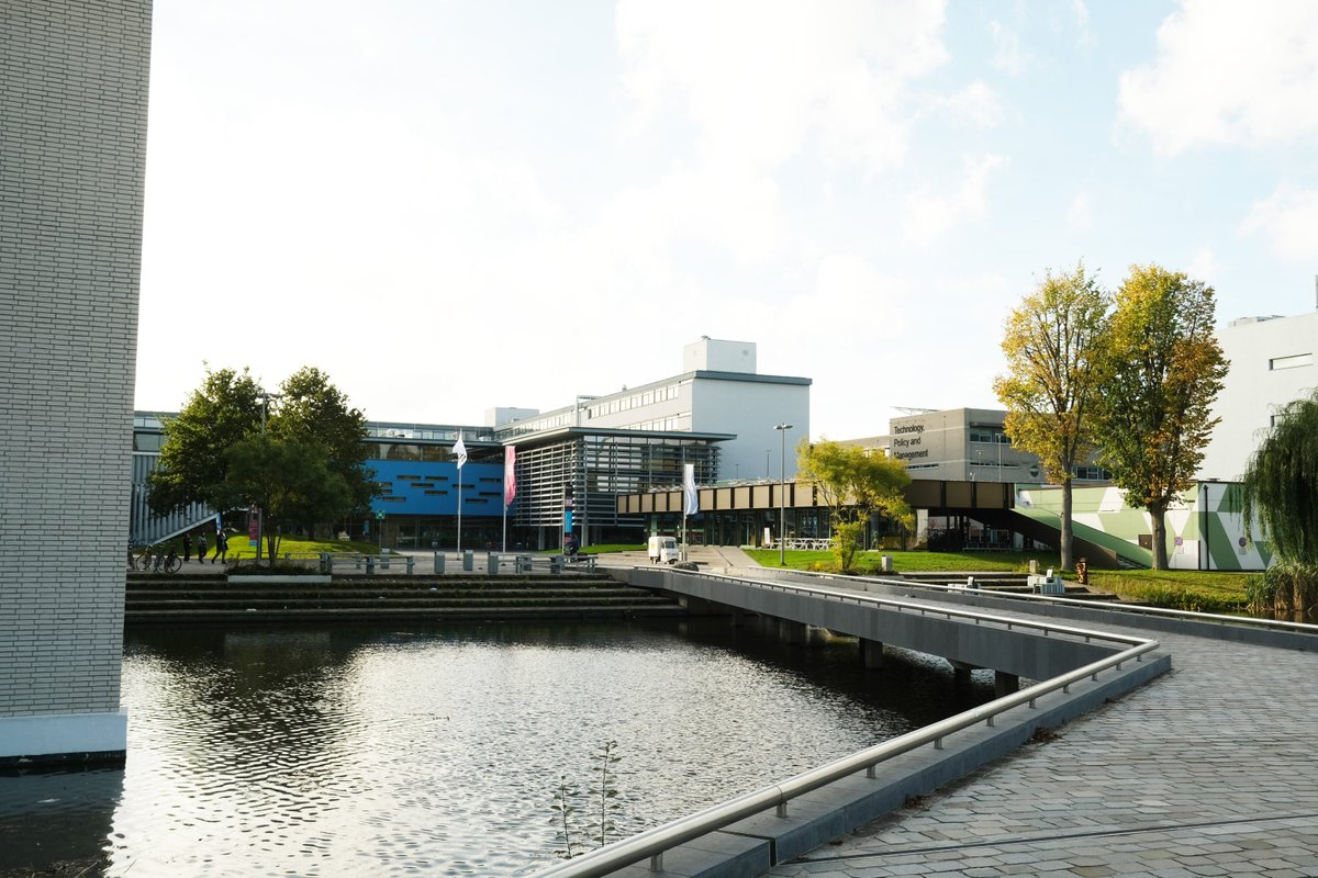 De Zwarte Hond heeft de aanbesteding gewonnen om voor de <a href="/tudelft/">TU Delft</a> de gebiedsvisie voor het gebied Campus Midden op te stellen.Lees het volledige artikel hier: bit.ly/3Nfvuj5

#dezwartehond #strategie #stedenbouw #tudelft #gebiedsvisie #interactieomgevingen