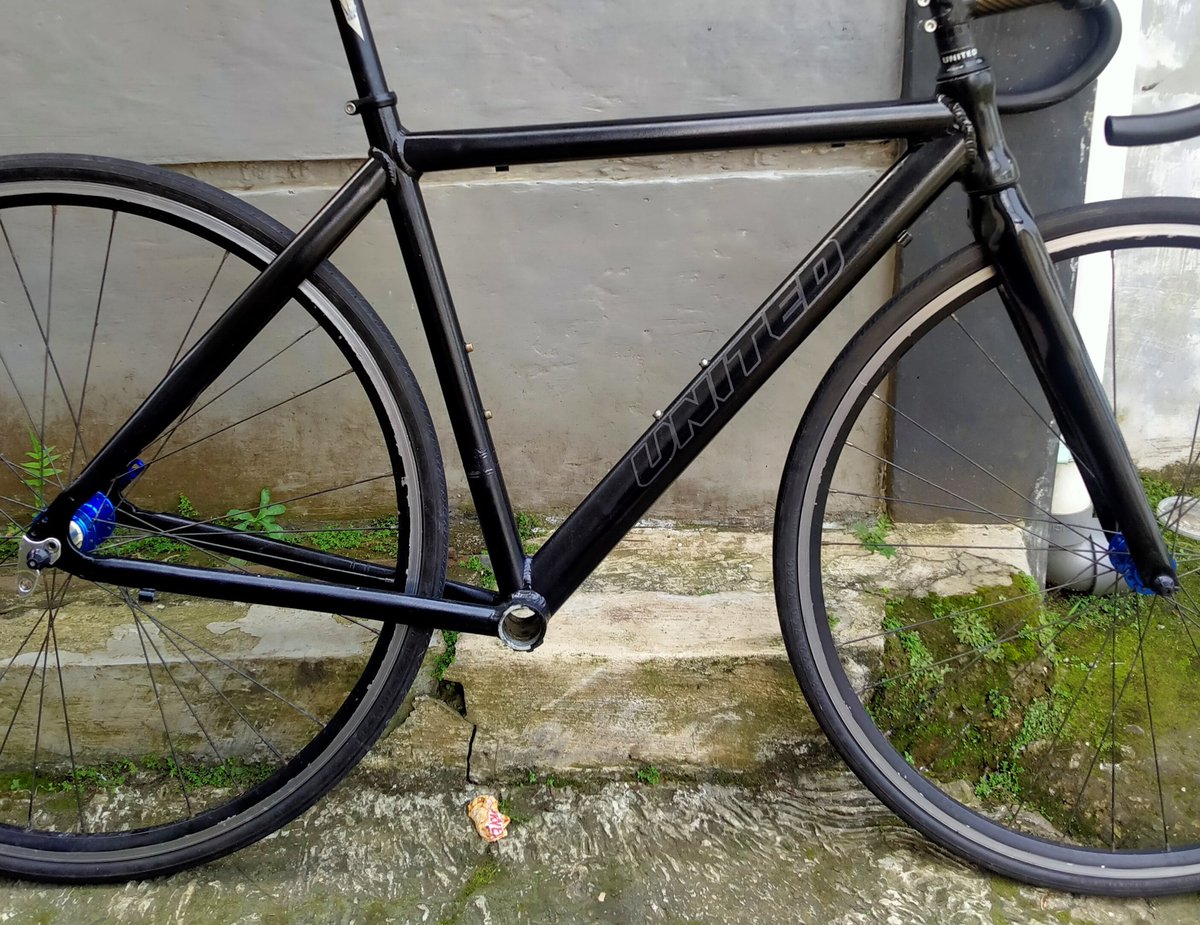 khafzrm's tweet photo. #WTS

Frameset Roadbike United Inertia 7005 Series Fork Fullcarbon, size 49/50

Kelengkapan: Frame + Fork, Headset, Seatclamp, Clamp Fd, Seatpost, Anting rd

Kondisi Frameset sudah repaint, ada lecet pemakaian, fork tidak ada retak

Harga 1,2 jt
Lokasi Bogor
#fnfjb #frfjb #rbjb https://t.co/a14kWcAFZr