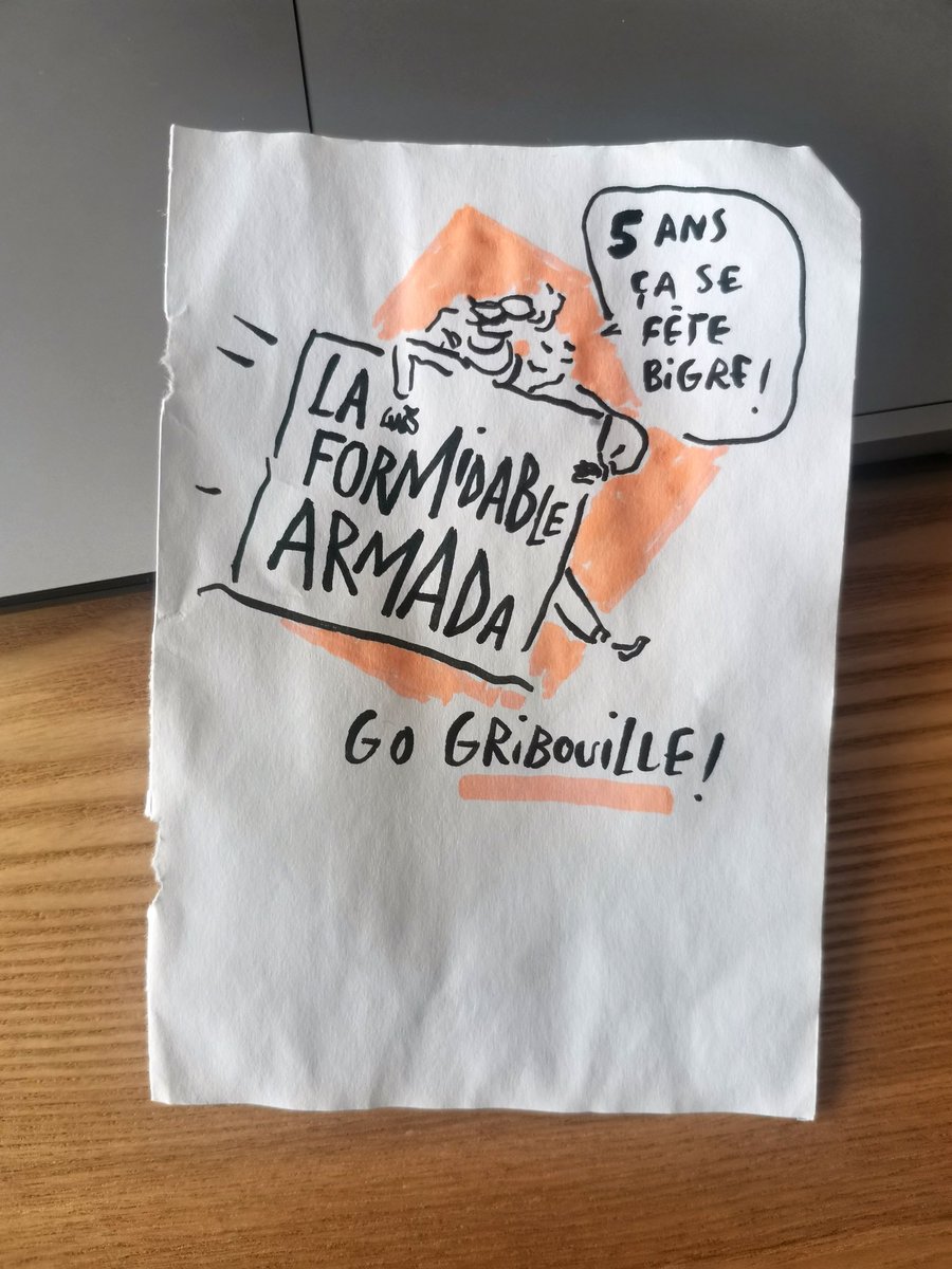 Hier je gribouillais durant la soirée d'anniversaire des 5 ans de <a href="/LaFormidableAA/">La Formidable Armada</a>, l'occasion de retracer un parcours nourri par les collaborations. C'est un joyeux réseau qui partage une vision commune de l'urbain et qui œuvre à la co-construction de projets avec les usagers !