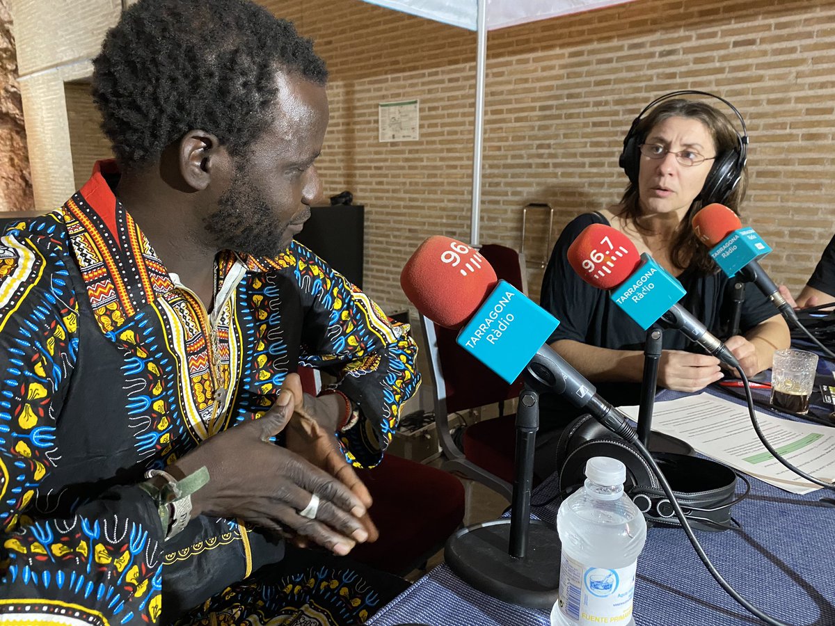 Ara ens acompanya Papu Dia, membre de Red Antiracista, una entitat que lluita contra el racisme institucional i la vulneració dels drets humans. #congresintercultural @TGNAjuntament