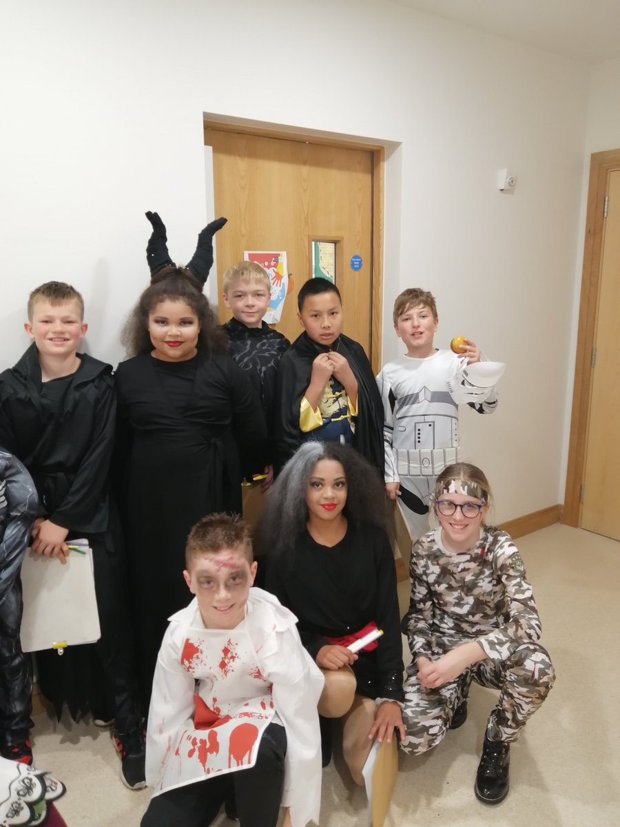 GriffeenVETNS's tweet photo. More Dress up day fun at GVETNS! #EducateTogether#One DayTogether https://t.co/dlGFrA06Ld