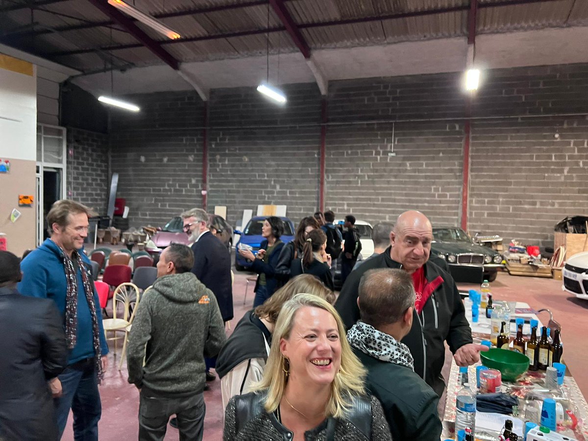 AuvergneMarque's tweet photo. 📣 Hier soir, + de 60 personnes lors de notre #Upheros @AuvergneMarque special Acteurs de la Culture du #bourbonnais à Yzeure au #garagemarteausolidaire. #fiersallier #projets #resautage #entrepreneuriat
Replay @_leconnecteur 👉 https://t.co/AlpylInUZe 📍https://t.co/Yr54Y9jB8Z https://t.co/qqbClKbsYj