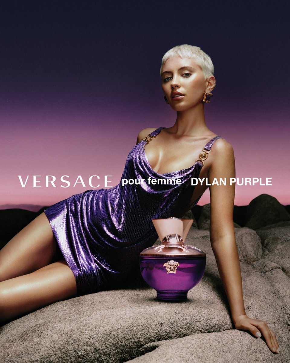 Versace's tweet image. #VersaceDylanPurple

Iris Law introduces Dylan Purple, the new Versace fragrance.

See Iris Law in the campaign and more about Dylan Purple at e-versace.com/dylanpurple.

Photographer: Carlijn Jacobs