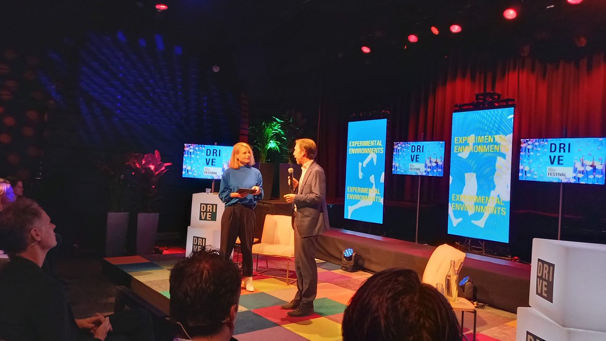 #DRIVE day 5/5. The last day of our Design Research and Innovation Festival has begun. Martijn Arnoldus kicks off by sharing the news that there will be a CLICKNL program with the main theme 'Experimental Environments'.🙌

#DDW #effenaar #experiment #fieldlab