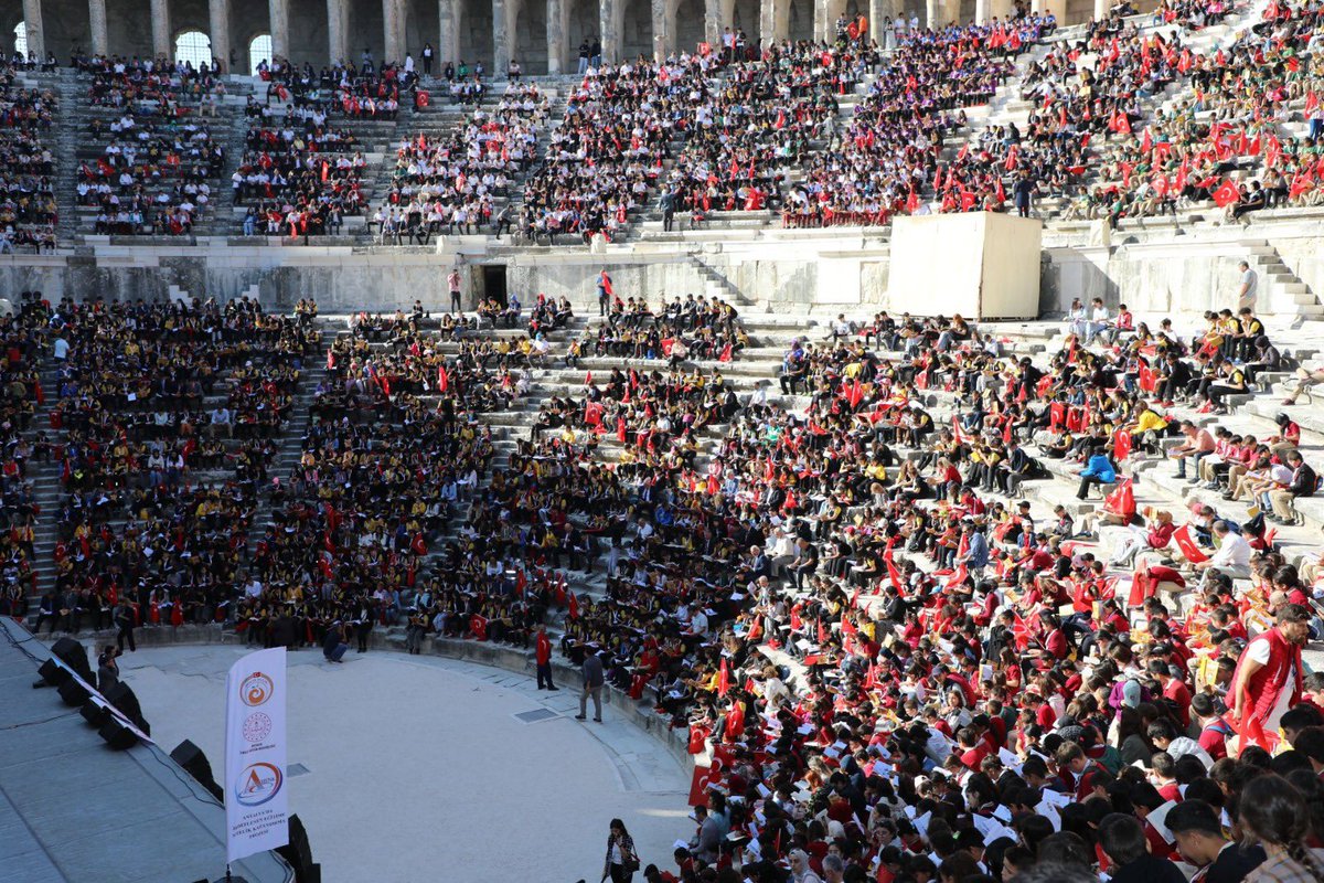 Antalya İl Millî Eğitim Müdürlüğü (@antalyamem07) on Twitter photo 📍Aspendos🏟️
Müdürlüğümüz ve <a href="/antkulturturizm/">Antalya İl Kültür ve Turizm Müdürlüğü</a> işbirliğinde, kültürel miras farkındalığına dikkat çekmek amacıyla, 6000 Kültürel Miras Koruyucusu öğrencimiz ve öğretmenlerimizin katılımıyla “Antalya #AHENK İle Okuyor” etkinliğini gerçekleştirdik. <a href="/tcmeb/">Millî Eğitim Bakanlığı</a> <a href="/emre_caliskan/">Emre Çalışkan</a> 📍Aspendos🏟️
Müdürlüğümüz ve <a href="/antkulturturizm/">Antalya İl Kültür ve Turizm Müdürlüğü</a> işbirliğinde, kültürel miras farkındalığına dikkat çekmek amacıyla, 6000 Kültürel Miras Koruyucusu öğrencimiz ve öğretmenlerimizin katılımıyla “Antalya #AHENK İle Okuyor” etkinliğini gerçekleştirdik. <a href="/tcmeb/">Millî Eğitim Bakanlığı</a> <a href="/emre_caliskan/">Emre Çalışkan</a>