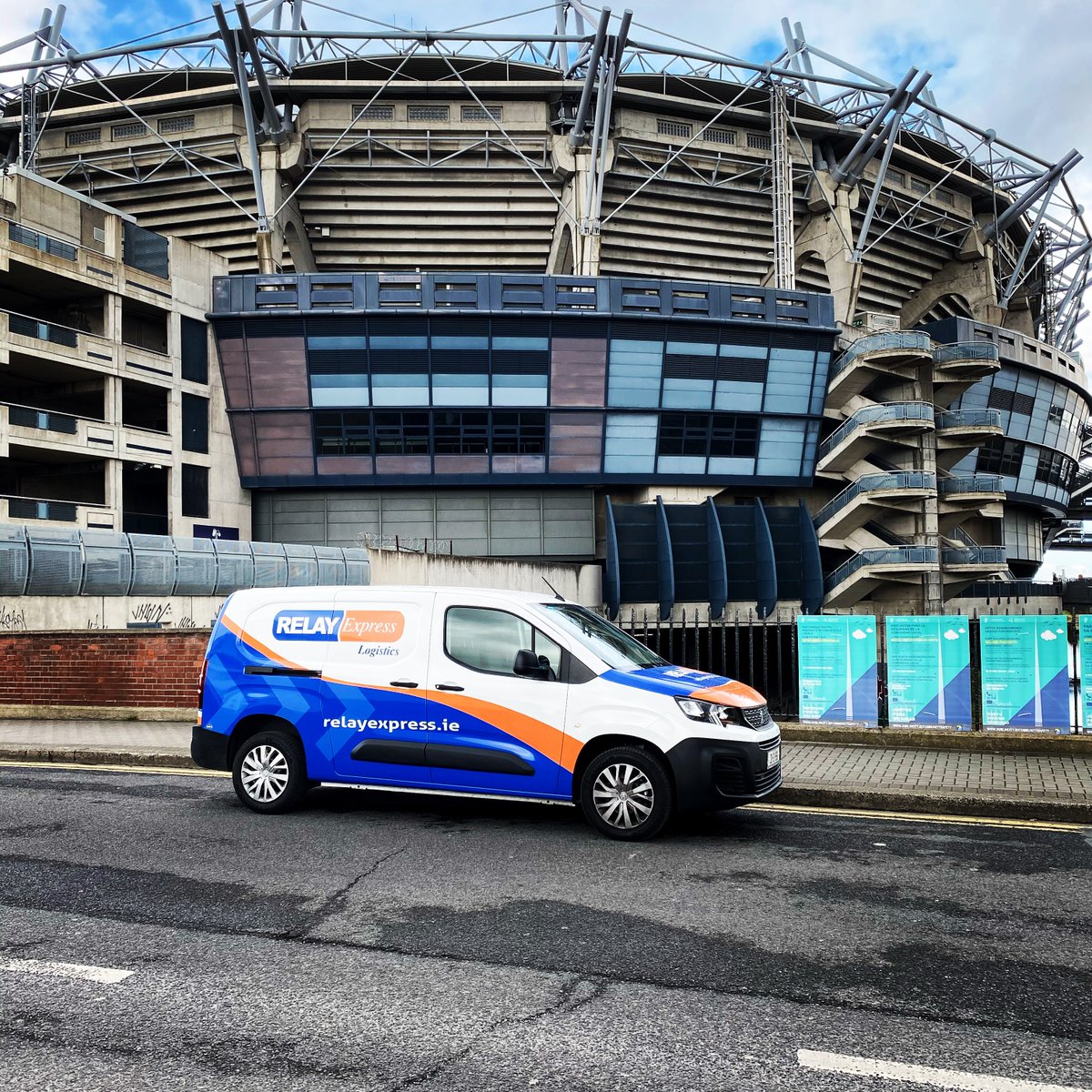 RelayExpressLtd's tweet photo. @dougleddin We can help around Dublin City &amp; County #samedaydelivery #nobreakages 📦⚡🚚 https://t.co/4FpglGCxFi