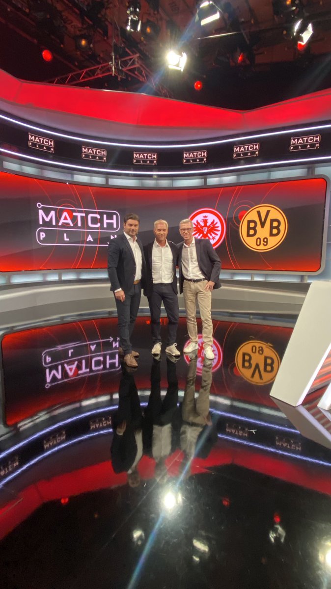 Wir haben Matchplan mit Ciriaco Sforza und Peter Stöger eine (wie ich finde) revolutionäre Verteidigungsstrategie eines Freistoßes diskutiert. Die Sendung ist abrufbar auf SkyQ und SkyGo #skyMatchplan #sgebvb