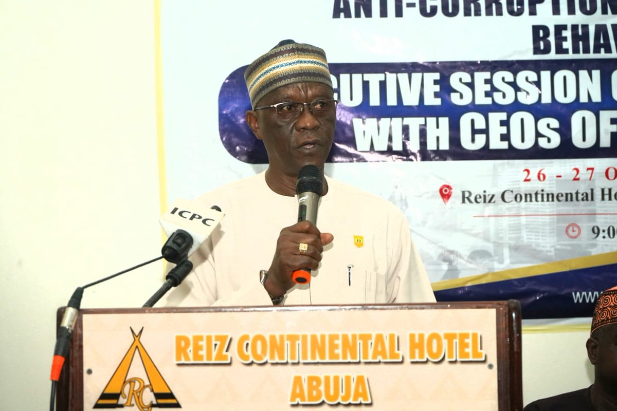 icpcnigeria's tweet photo. ICPC Chairman Tasks CEOs of Agencies on Common Leadership Pitfalls to Avoid

The Chairman of ICPC, Prof. Bolaji Owasanoye SAN, OFR, has tasked heads of agencies to avoid internal and external snares while performing their official duties. https://t.co/4VnTcfb1Yc