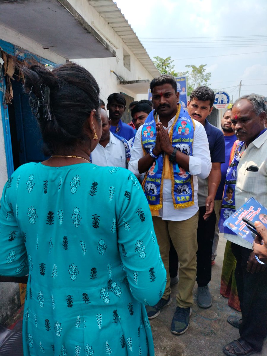 shireeshaswaero's tweet photo. Munugode people need a Visionary leader for the development of Bahujana in all aspects Roads, water, power, health, education, sanitation, governance, employment opportunities and Politics. choose BSP and Bright future #MunogodeWithBSP
@RSPraveenSwaero
@jaygorla @AjaySwaeroN https://t.co/b3ACK8cfNC