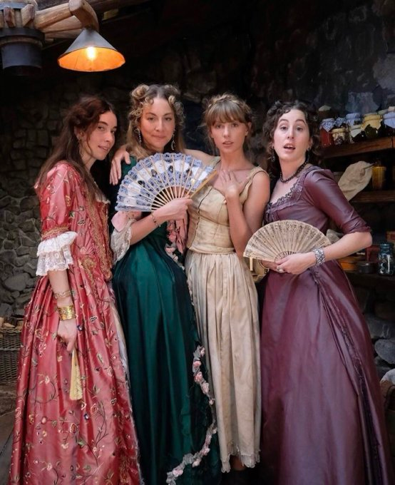 FlyVPN's tweet photo. #TaylorSwift ’s 《#bejeweled》scenes.

Use #FlyVPN to watch more movies from anywhere👉https://t.co/arVBqKcU6h https://t.co/EAYHVKVf0o