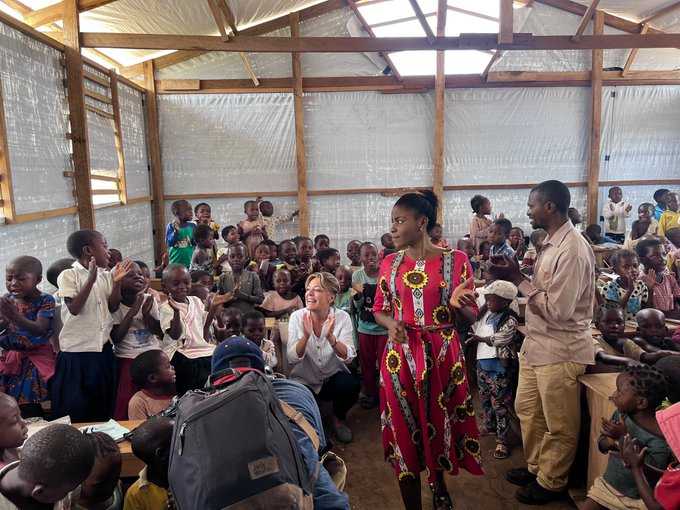 KentPage's tweet photo. #ECW delegation visits #Kikumbe🇨🇩 learning center!
 
Through #ECW funding, @UNICEFDRC +local orgs are reaching children w/learning spaces, offering hope &amp; protection to those who have endured violence from conflict/crises &amp; the hardship of displacement.

#222MillionDreams✨📚 https://t.co/uvcA3GoXKB