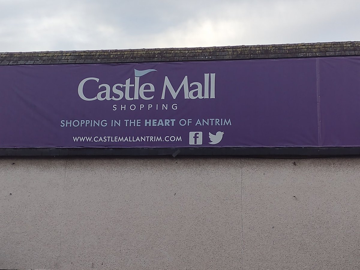 ShorelineStudi3's tweet photo. Currently setting up ready to start the market in the Castle Mall Antrim, lots of stalls and lots of people around so come down between 11am - 4pm have a look enjoy the fun #Antrim #CastleMall #Halloween #tweetni #Discoverni #BelfastHour https://t.co/NksLnGQMIo