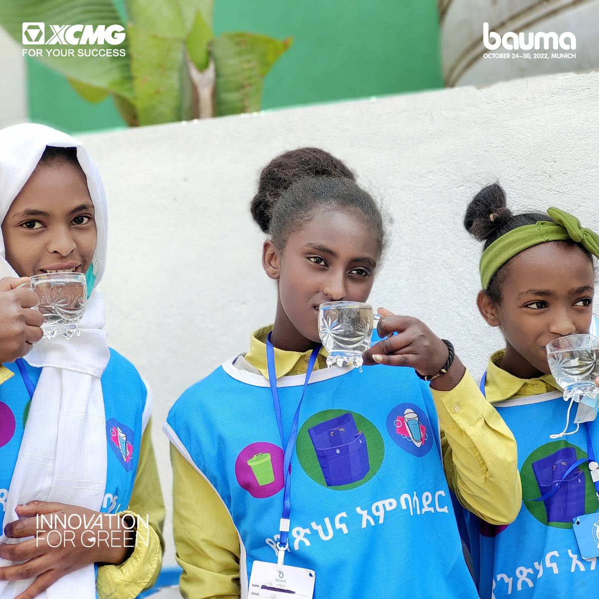 XCMGGroup's tweet photo. At #bauma2022, XCMG holds its Social Responsibility Branding Event of #Helpwithlove, striving to play a bigger part in building a better world. #InnovationforGreen #bauma2022 https://t.co/j2vujvXZ3u