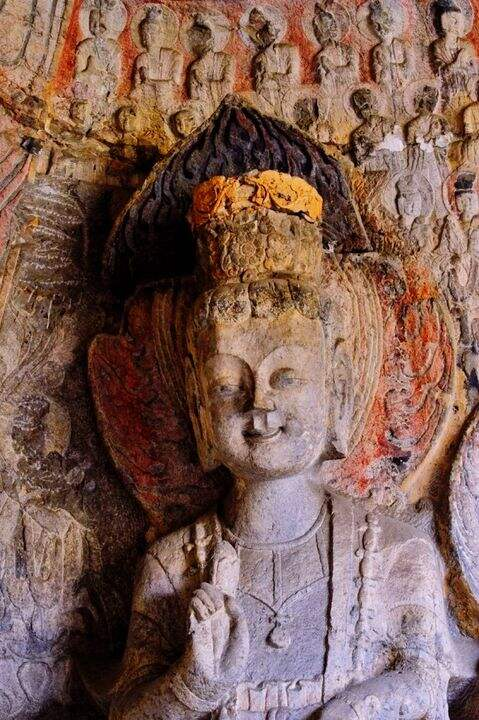 GrottoesLongmen's tweet photo. Manjusri Bodhisattva is located in Binyang Zhongdong, with a smile and a crown on its head.The artisan can carve the hard limestone into various statues so vividly, which is enough to show the superb skills of the artisan.
#AmazingStatues #StoneCarvingArt #LongmenGrottoes https://t.co/o7DHgTXqJK
