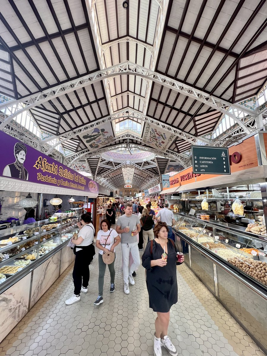 ebkent's tweet photo. The newly renovated Mercat Central de Valencia is spectacular! And the new shared space with parking removed makes it one of the worlds greatest #publicspaces.
#ICUH22 #UrbanHealth #PublicMarkets #MarketsCities https://t.co/bFPVs8TItw