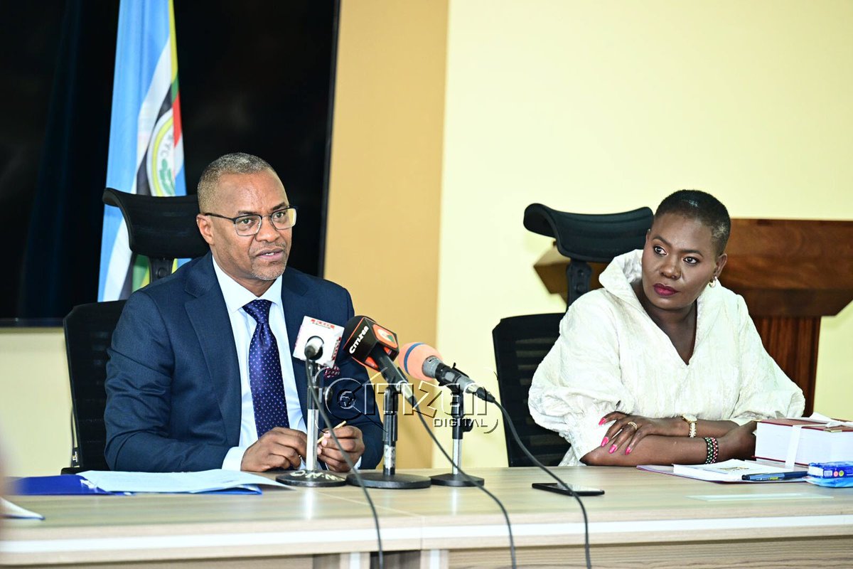 ZachariaNjeru's tweet photo. I have this morning taken over the reins at the Ministry of Lands, Public Works, Housing and Urban Development. I wish the outgoing CS @Faridakaroney well.
📷 @citizentvkenya https://t.co/C7dG3AbJDe