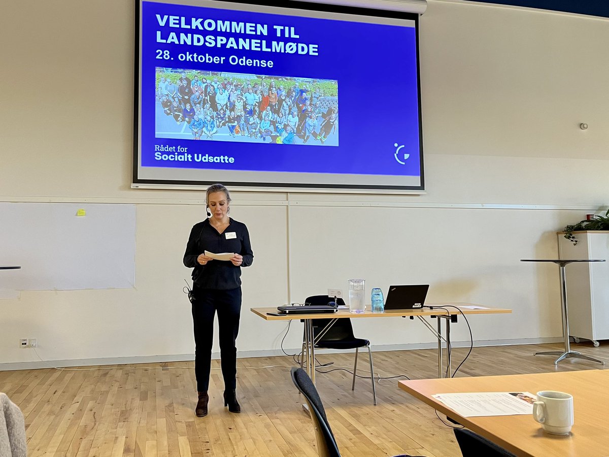 udsatte's tweet photo. @kirawest1 byder lige nu velkommen til dagens Landspanelmøde i Odense. @udsatte ser frem til at få vigtige inputs og erfaringer med hjemløshed og fællesskaber fra de lokale udsatteråd. Begge dele er temaer, som Rådet arbejder med lige nu #dkpol #dksocial https://t.co/ohxaEo6SOM