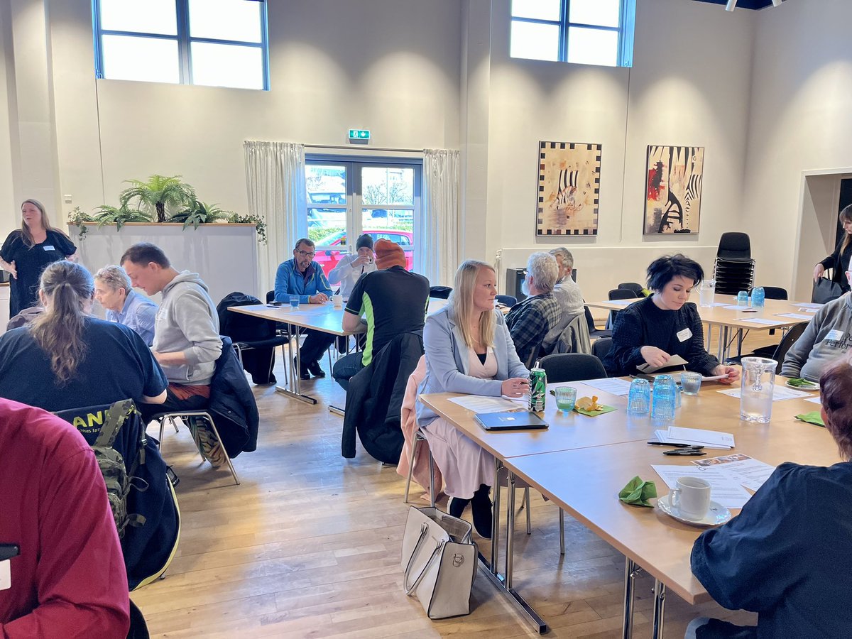 udsatte's tweet photo. @kirawest1 byder lige nu velkommen til dagens Landspanelmøde i Odense. @udsatte ser frem til at få vigtige inputs og erfaringer med hjemløshed og fællesskaber fra de lokale udsatteråd. Begge dele er temaer, som Rådet arbejder med lige nu #dkpol #dksocial https://t.co/ohxaEo6SOM