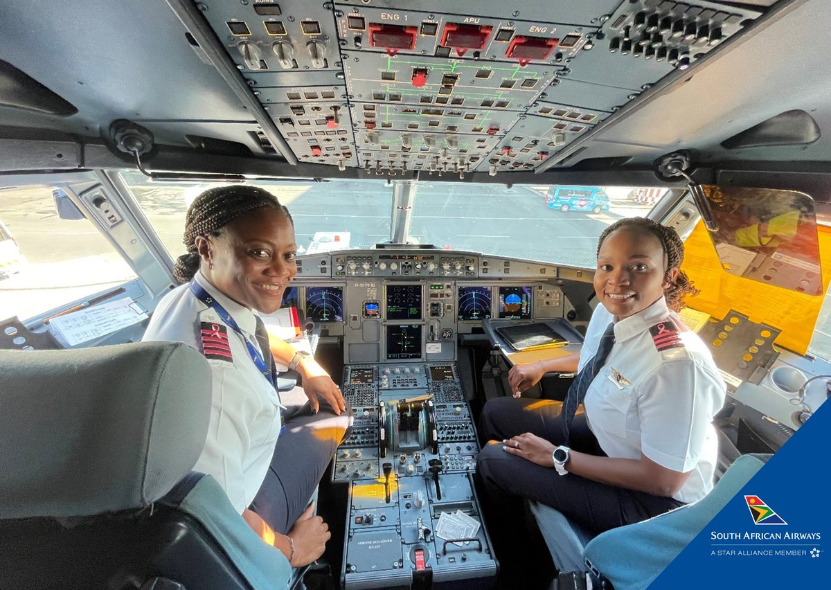 AfricaFactsZone's tweet image. For the first time in the history of South African Airways, two black African female Pilots, Captain Annabel Vundla and First Officer Refilwe Moreetsi operated a flight from Johannesburg to Cape Town.