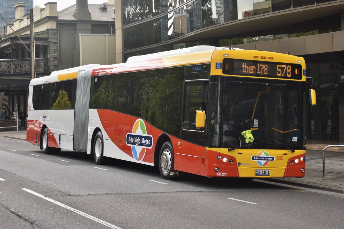 cjsheldon2012's tweet image. Some photos of Torrens Transit’s 1190, the first Bustech artic to be built, on its first day in service on Monday, over a year after it first started testing. #adelaidemetro #bustech @AdelaideMetroSA