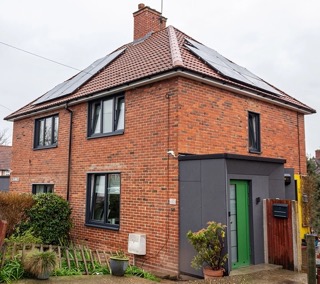 bowtiecon's tweet image. Residents living in 6 terraced properties in Sutton were thrilled with our recent Ofgem Eco-funded deep retrofit 🏡
  
Working with @EnergiesprongUK and Sutton Housing Partnership, the project involved our very own YESporch too. 

Read more 👇 

bit.ly/3gFphAw