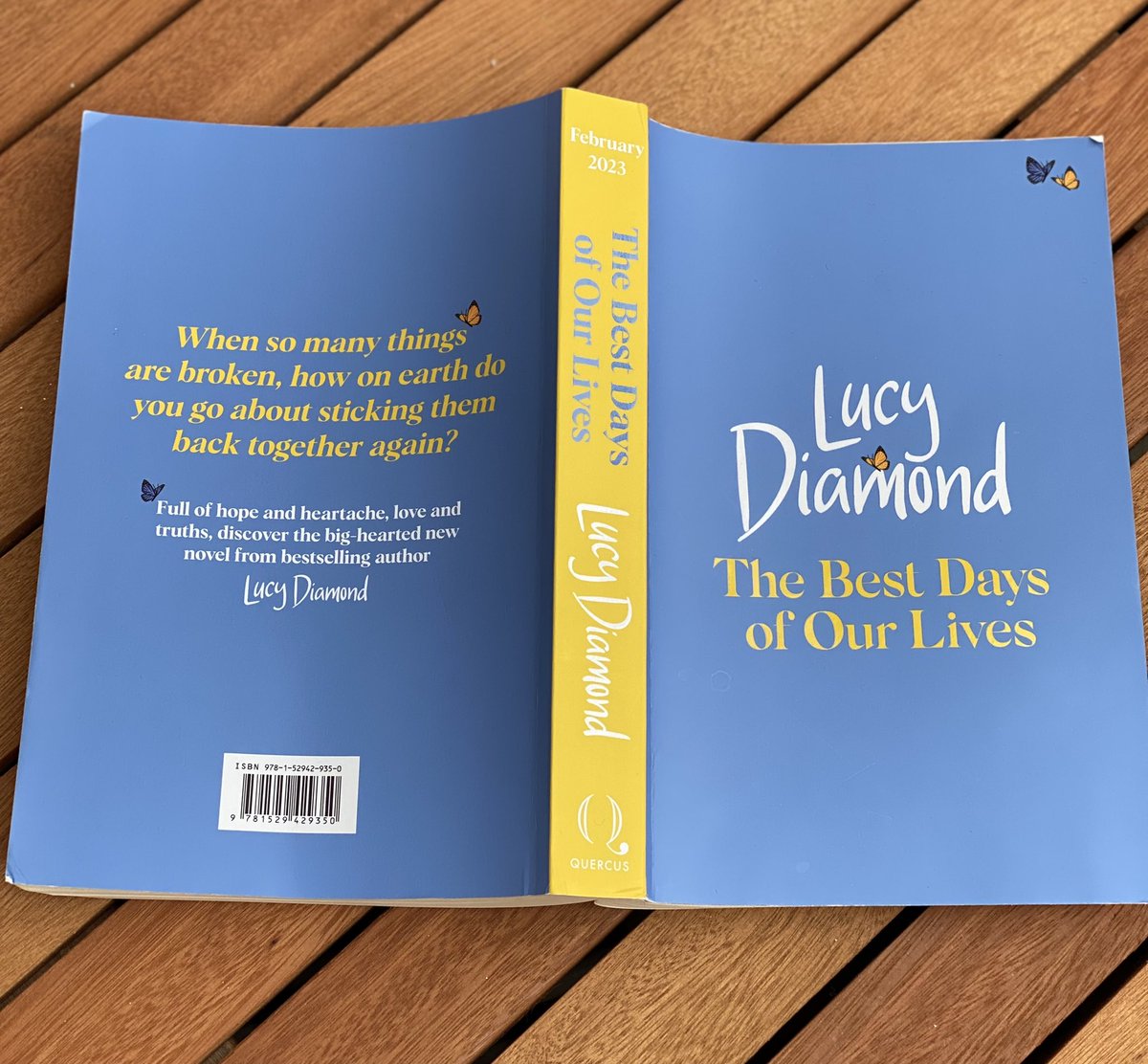 Sarah Morgan - All Together for Christmas out now! tweet media