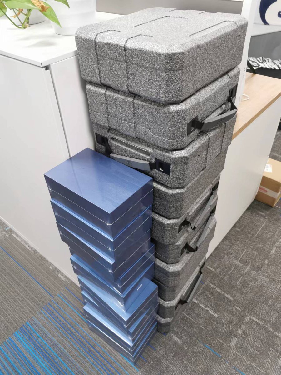 Ready for shipment of RS5 riflescope samples
DALI Thermal Optics Riflescope RS5 with bracket for rifle. 
dali-irtech.com/productinfo/90…
#Thermal #optics #riflescope #scope #IR #Infrared #hunting #outdoors