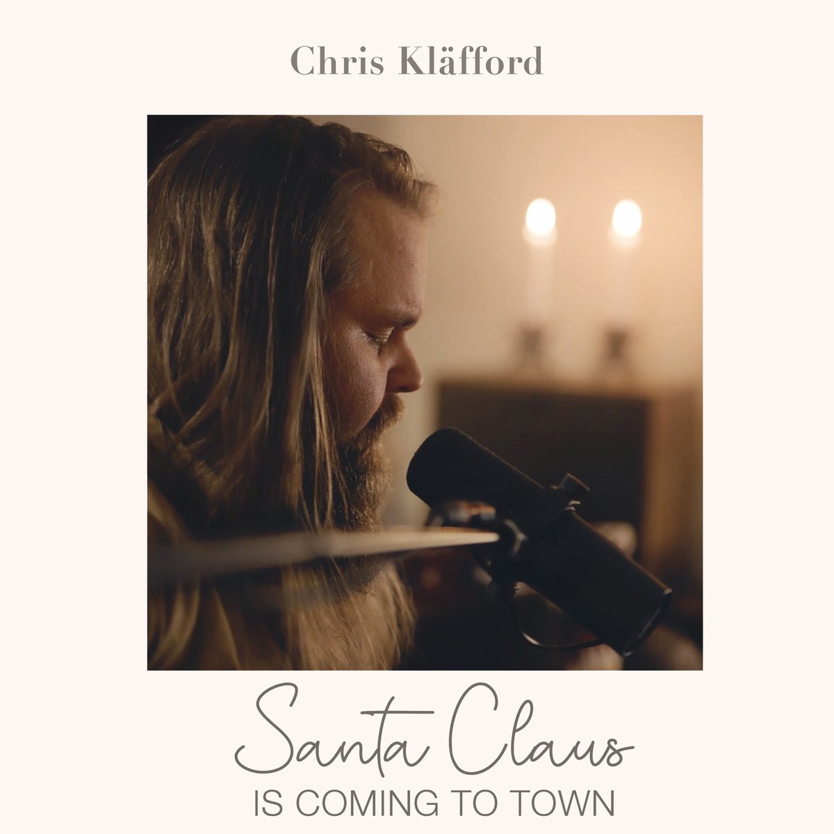 My version of Santa Claus is coming to town is out now!! 🥳🎅🏻🎸🎄 Christmas is my absolute favorite holiday, and I hope you get some holiday spirit listening to this song! 🔔❤️ Listen here: chrisklafford.lnk.to/SantaClausIsCo…