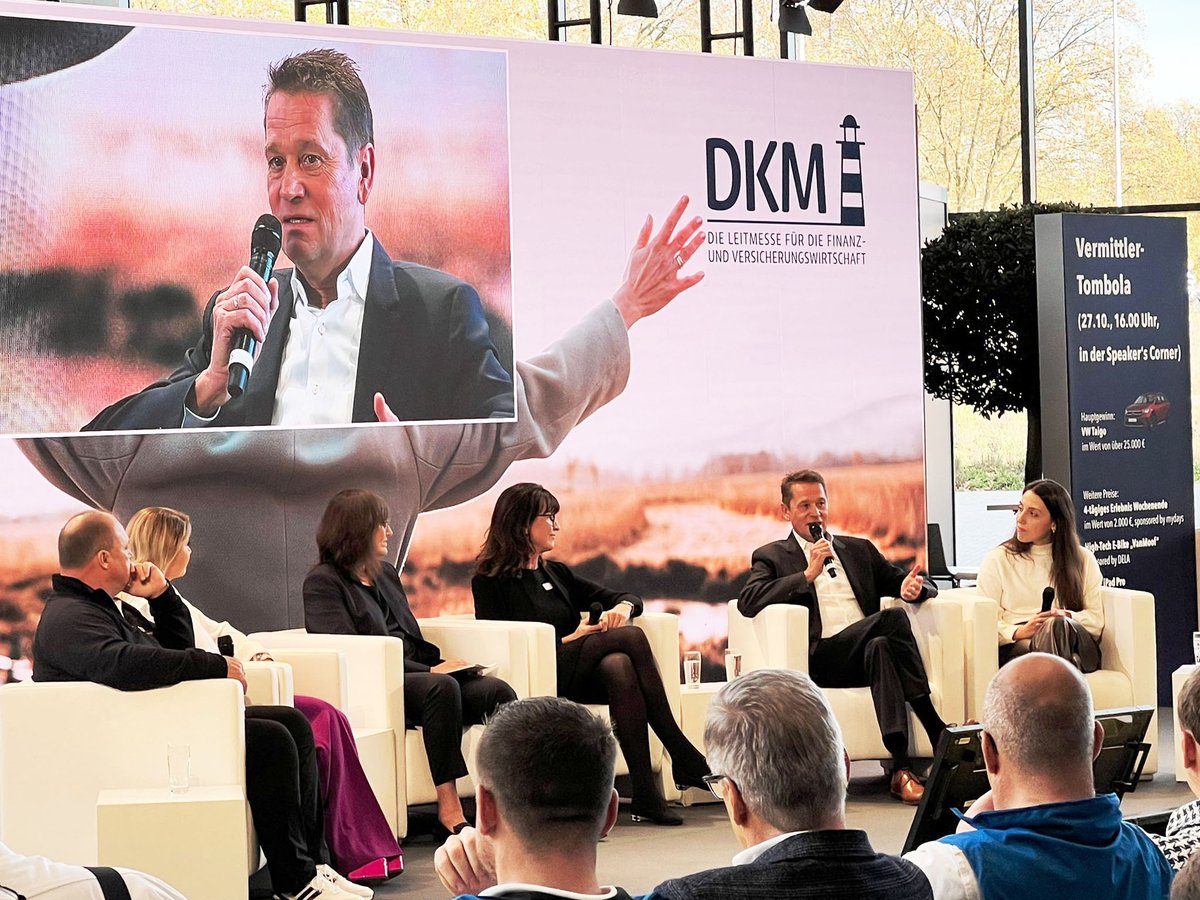 Gestern war Prof. Michael Hauer zu Gast in der Speaker's Corner der @dkm2022 zur „Diskussion: #Altersvorsorge für Frauen - ein Thema, das alle etwas angeht“ mit <a href="/beatriceegli/">Jennifer Aniston</a>, Heinke Conrads, Hava Misimi, Dietmar Stumböck unter Moderation von Brigitte Horn.