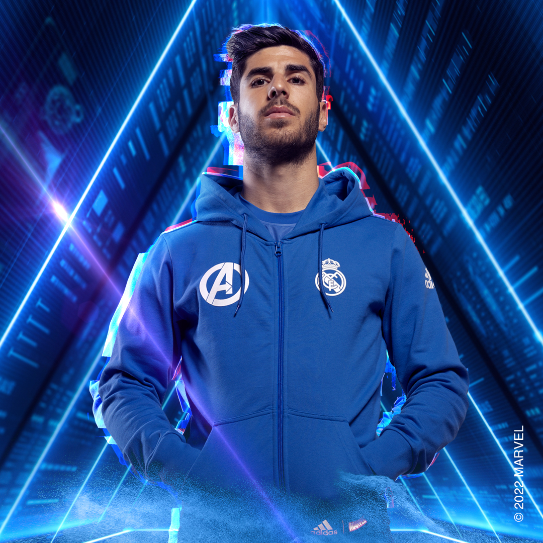 realmadrid's tweet photo. 😍 ¡Héroes vestidos con héroes! 
🛒 https://t.co/TYXQOgzL29
@MarvelSpain | @adidas_ES https://t.co/5WgRue7e5Q