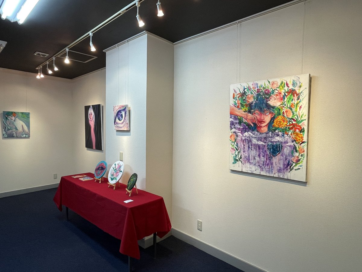 art_melocoton's tweet photo. 【展示会のお知らせ✨🖼】

こんにちは!美術サークルメロコトンです!⭐️

明日から2日間  10/29,30 で展示会を行います!

場所▶️小樽第一ビル内 えきまえギャラリー
時間▶️10:00～17:00

お菓子🍭を用意してお待ちしております!ぜひお越しください!

 #小樽  #展示会 #美術���  #小樽商科大学 https://t.co/i9n33ZLdw8